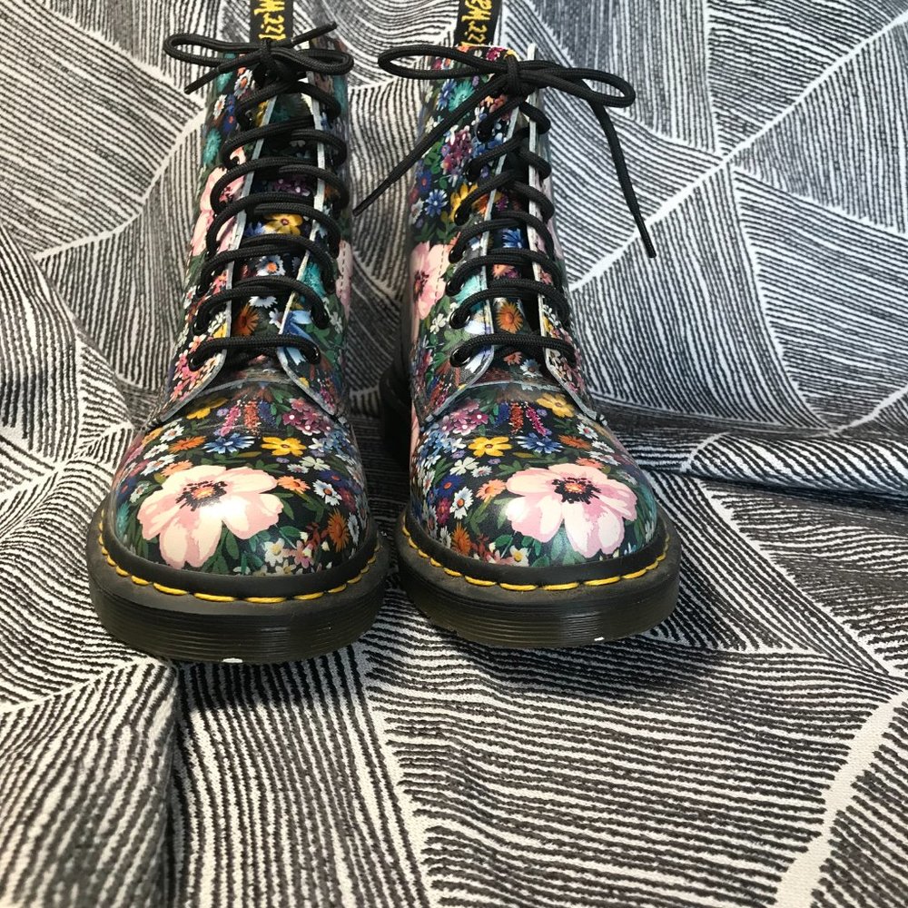 boots - Picture 8 of 10